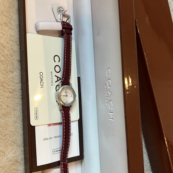Maroon patent leather small coach watch - Picture 1 of 5